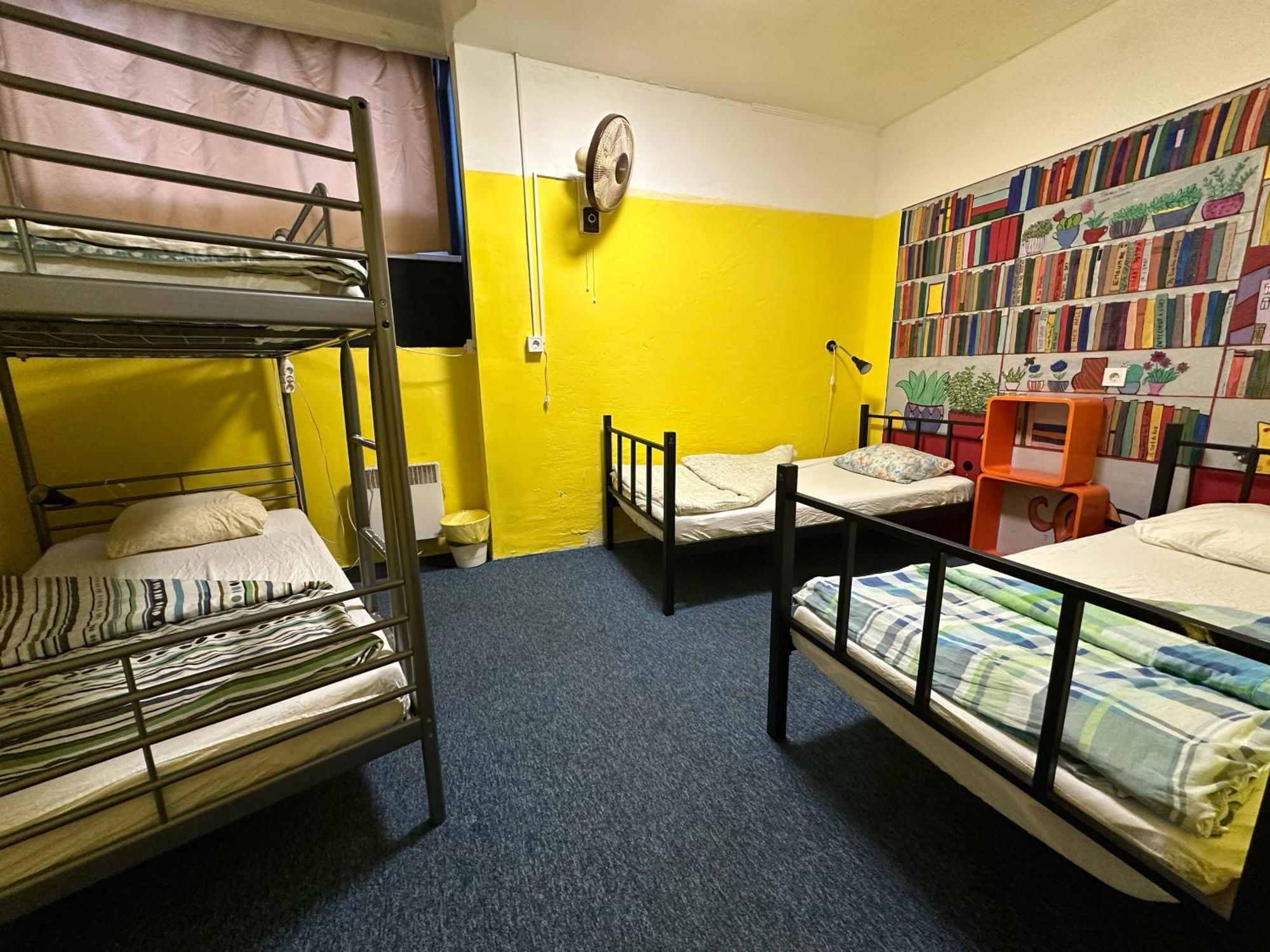 Baroque Hostel & Coworking Будапеща Екстериор снимка