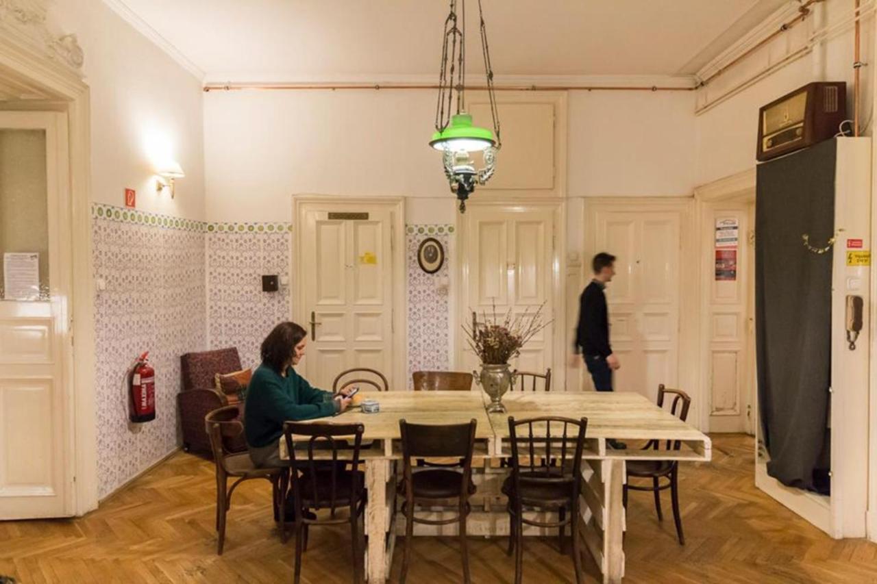 Baroque Hostel & Coworking Будапеща Екстериор снимка